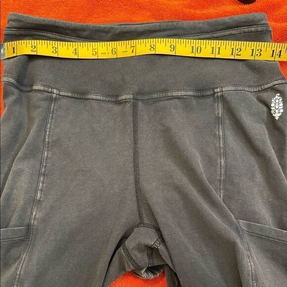 NEW Free People Wash Black Stirrup Side Pockets Joggers.Size M - Picture 16 of 16